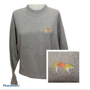 SPRZNY Gray Cheetah Leopard Graphic Top XS